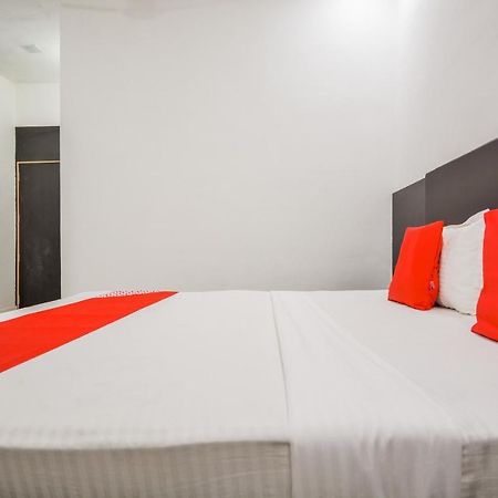 Oyo 43505 Hotel The White House Hisār Esterno foto